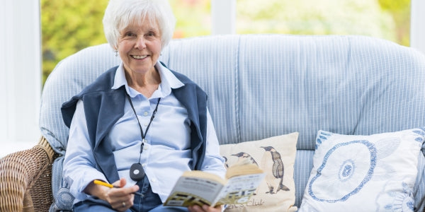 A Fall Detection Pendant That Calls for Help Automatically